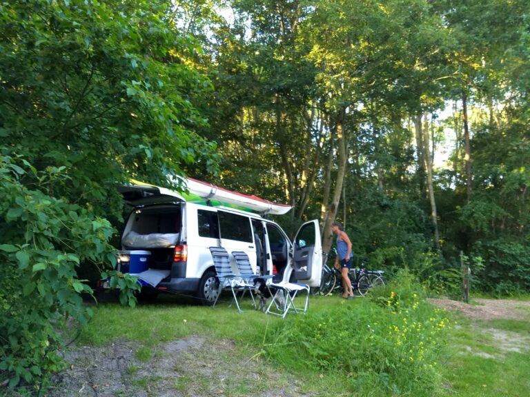 Kamperen in een stukje bos